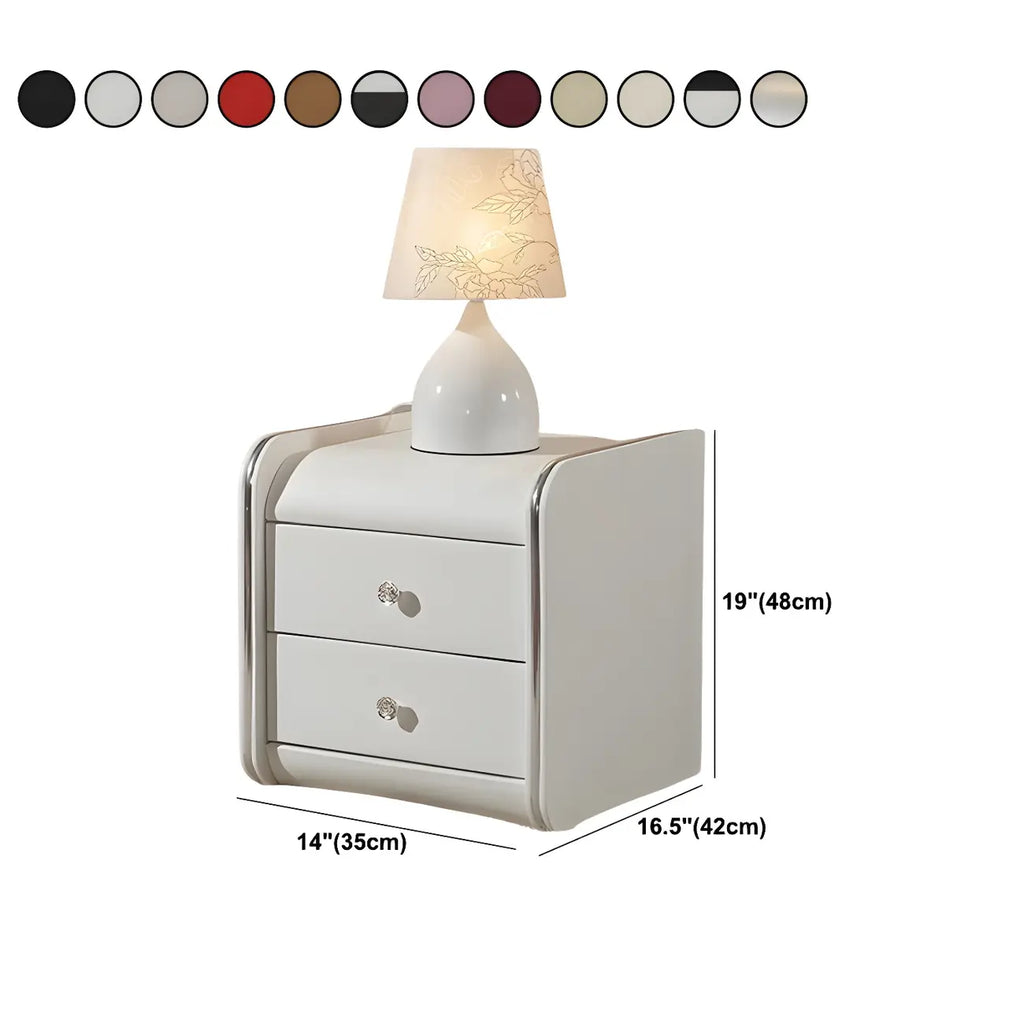 Table de chevet noire luxueuse en bois et cuir brillant, avec 2 tiroirs
