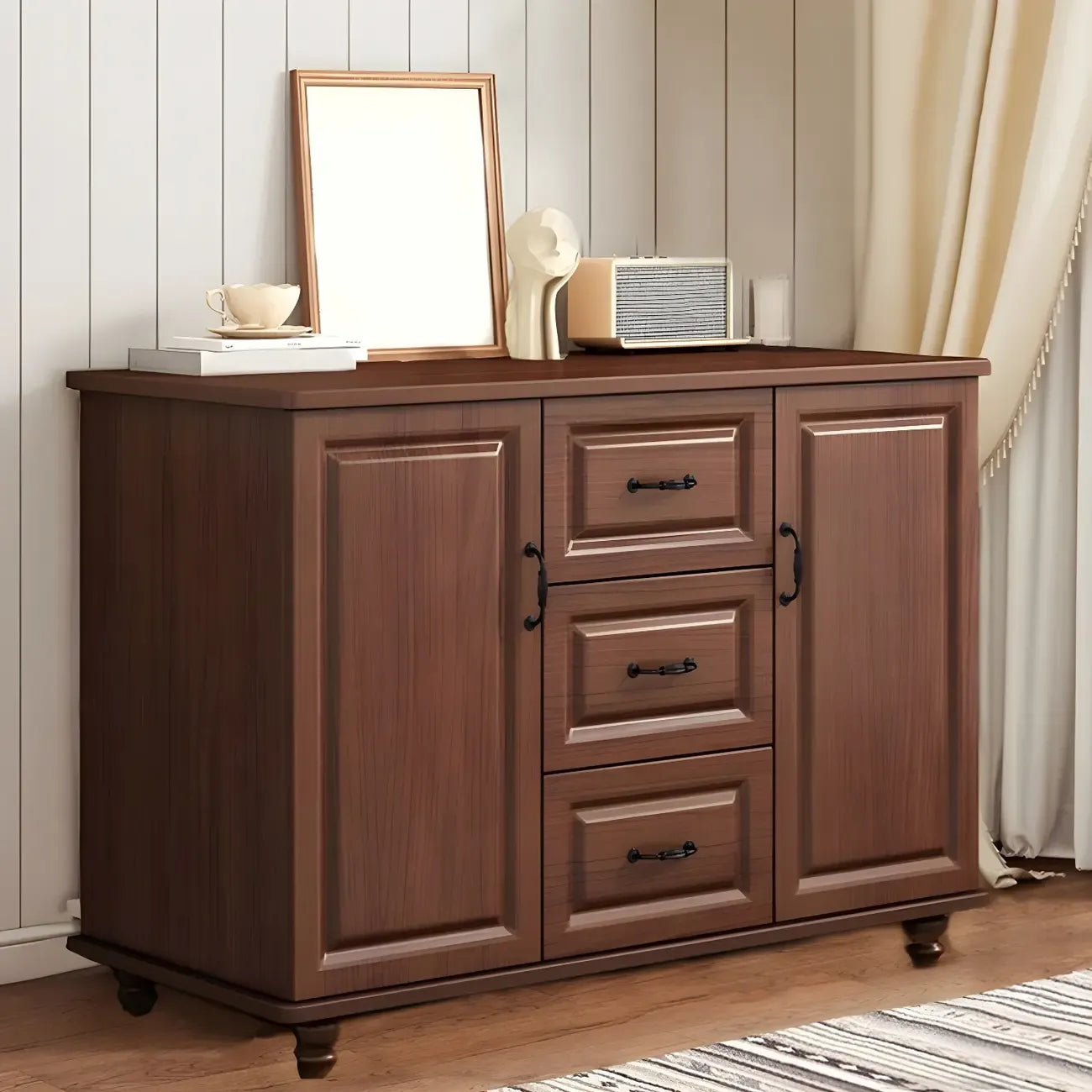 Commode combinée en bois blanc-brun et métal, style classique