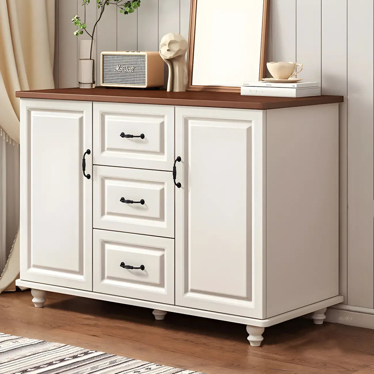 Commode combinée en bois blanc-brun et métal, style classique
