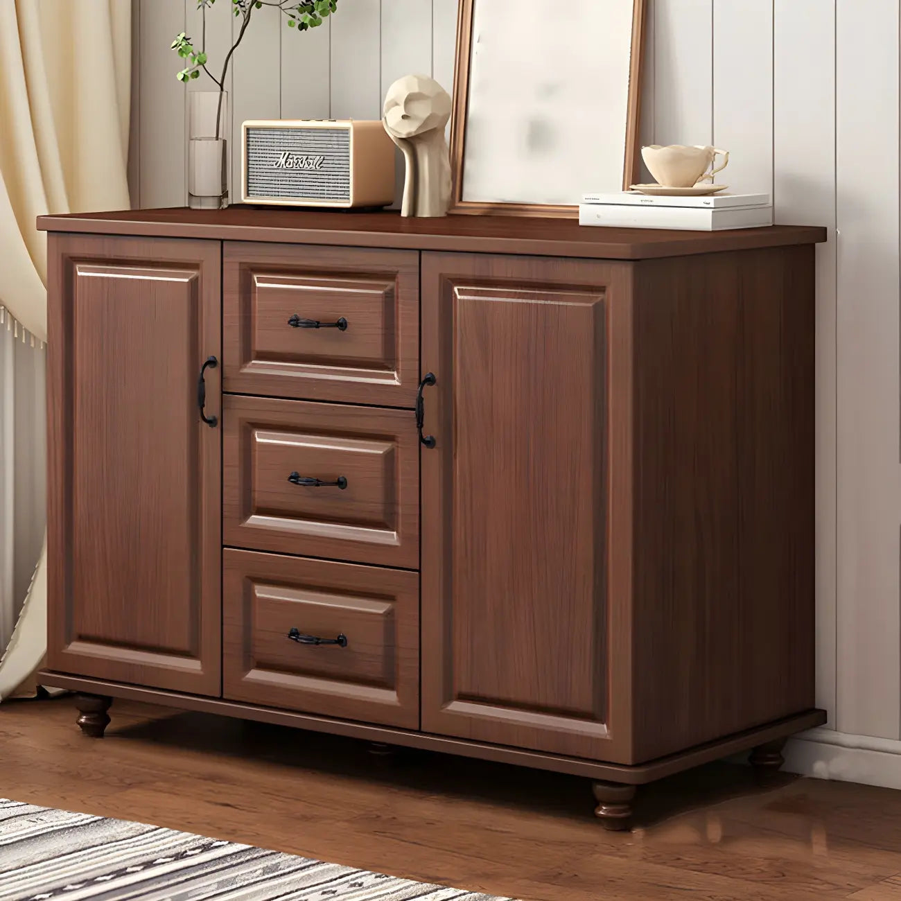 Commode combinée en bois blanc-brun et métal, style classique