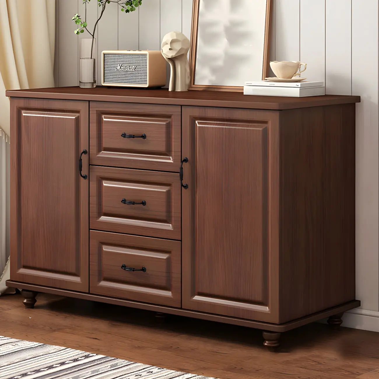 Commode combinée en bois blanc-brun et métal, style classique