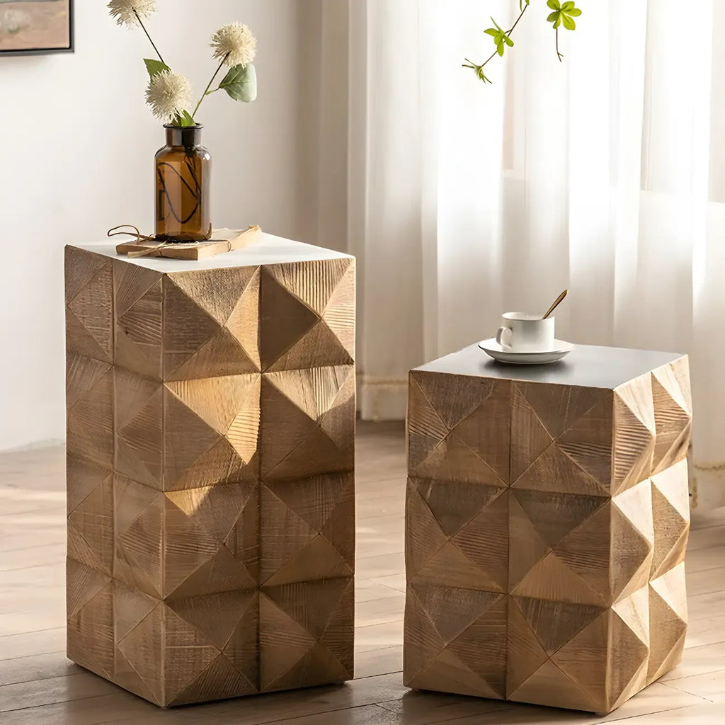 Table d'appoint élégante en bois géométrique
