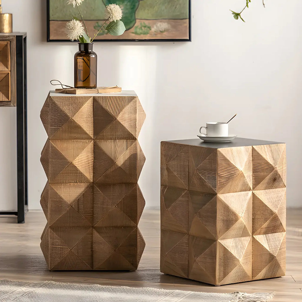 Table d'appoint élégante en bois géométrique