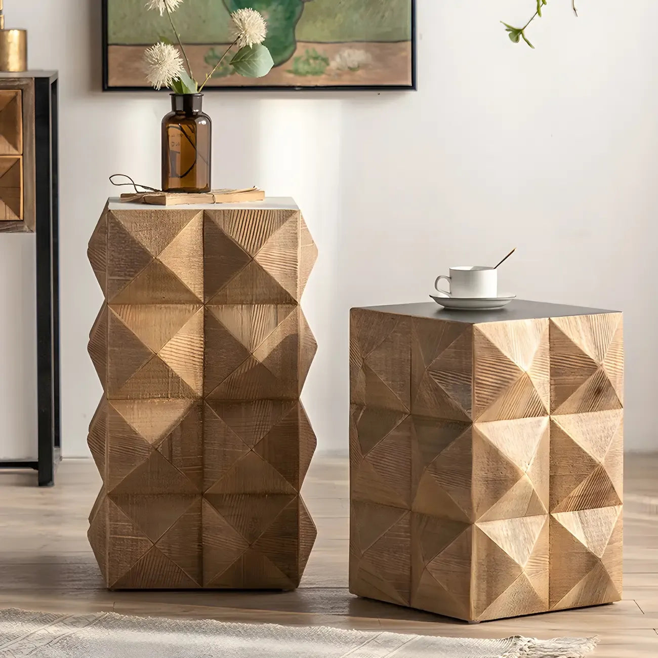 Table d'appoint élégante en bois géométrique