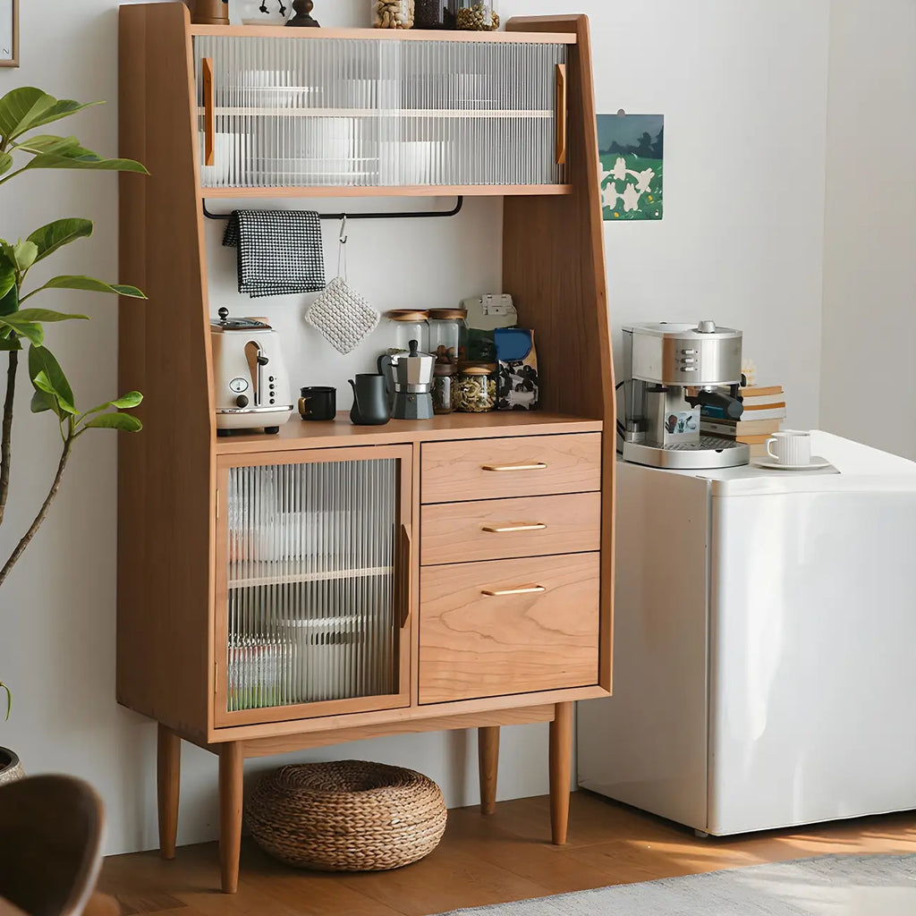 vaisselier en bois brun avec portes vitrées