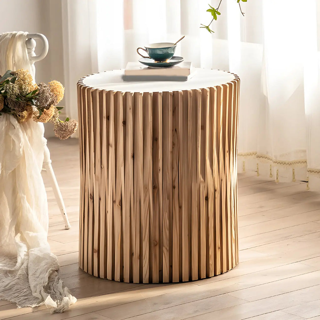 Table d'appoint ronde rustique en bois avec finition naturelle