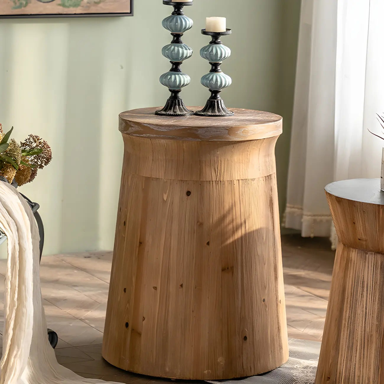 Table d'appoint ronde rustique en bois avec finition naturelle