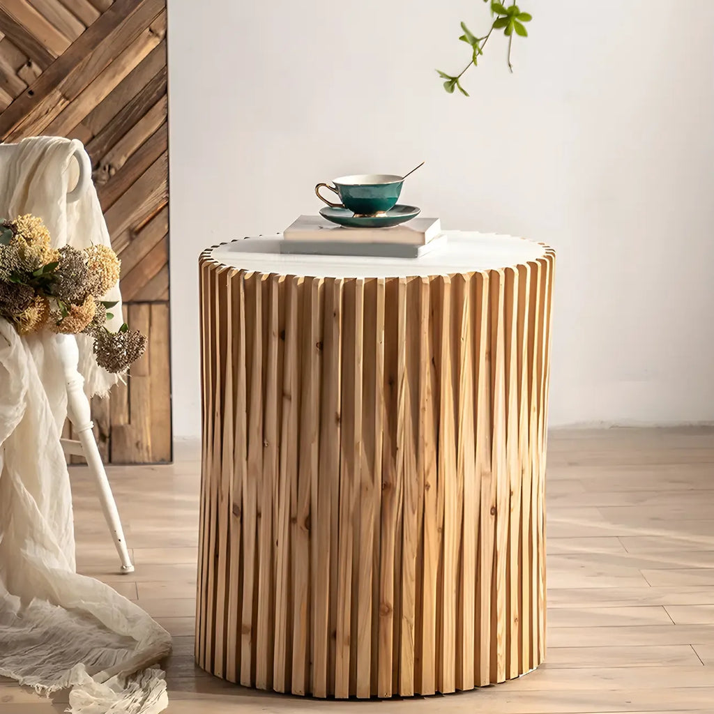 Table d'appoint ronde rustique en bois avec finition naturelle