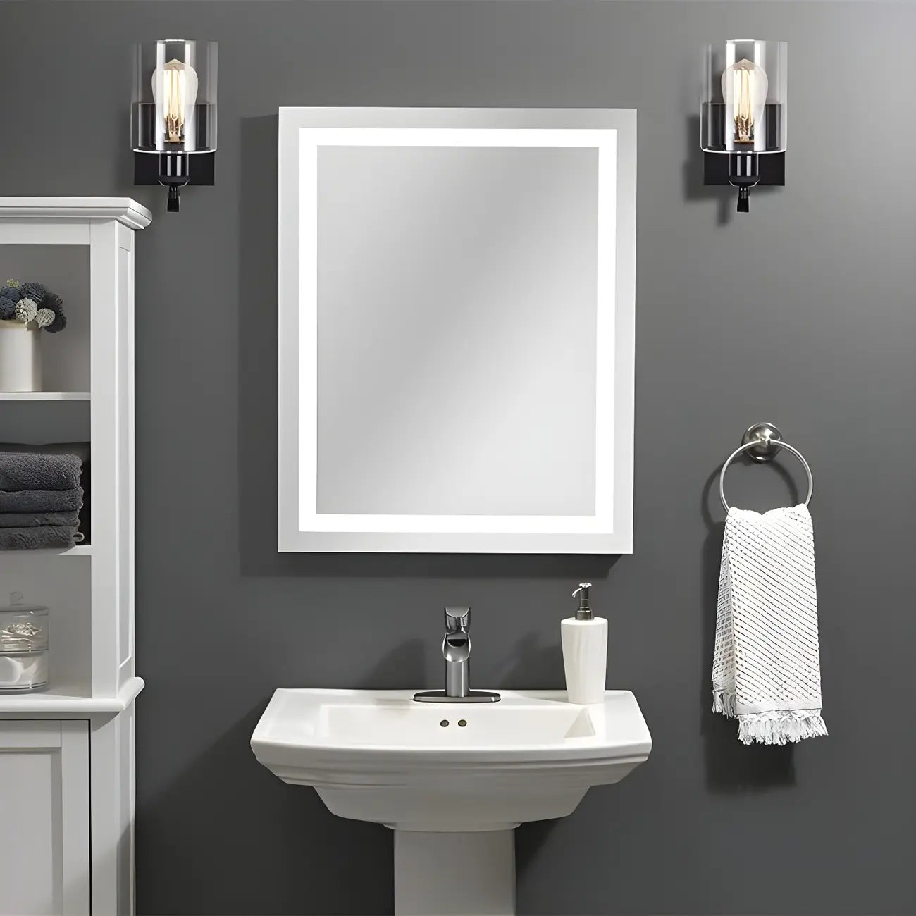 Applique murale moderne cylindrique en métal et verre à une lumière pour salle de bain