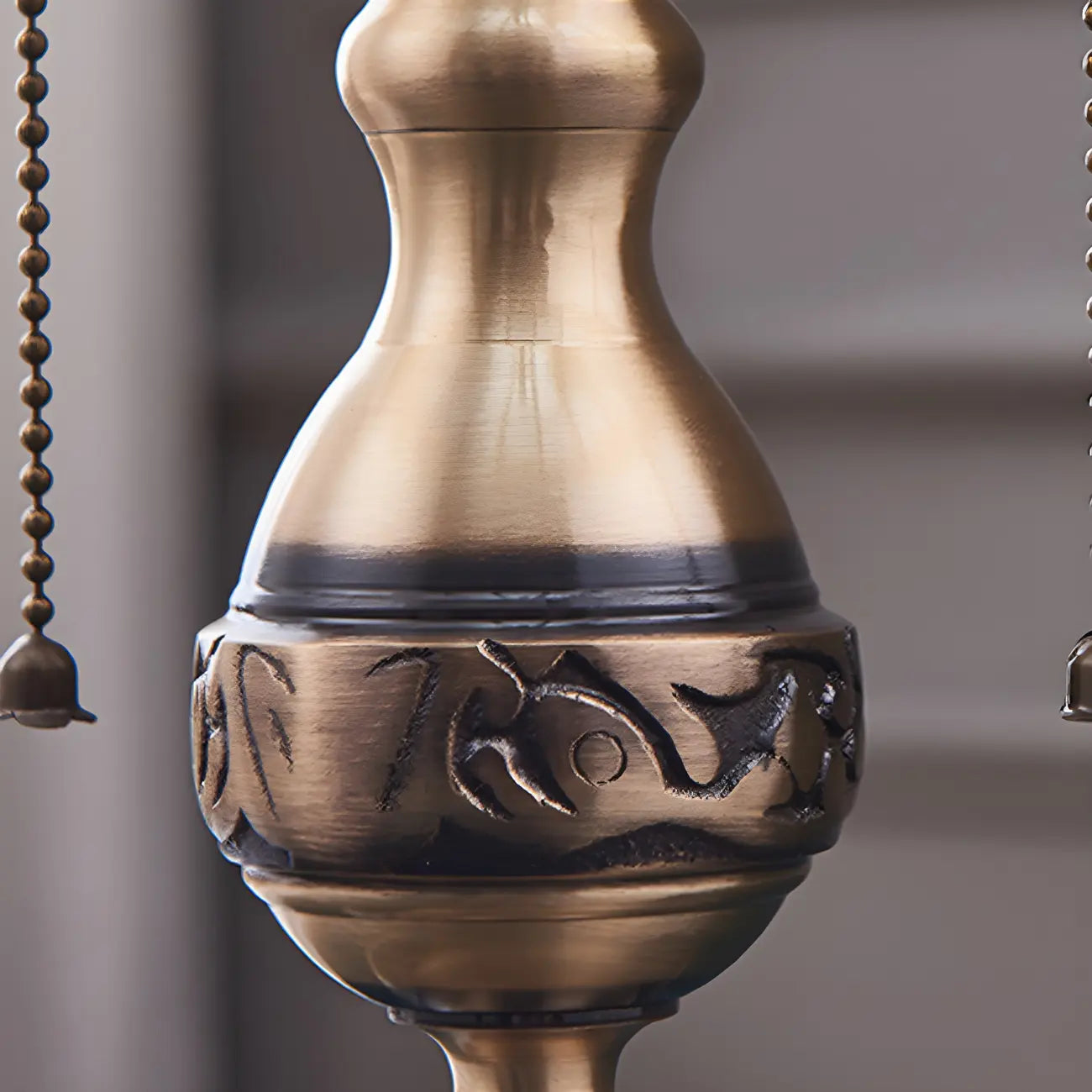 Lampada da tavolo vintage di lusso a forma di cupola in ottone e vetro