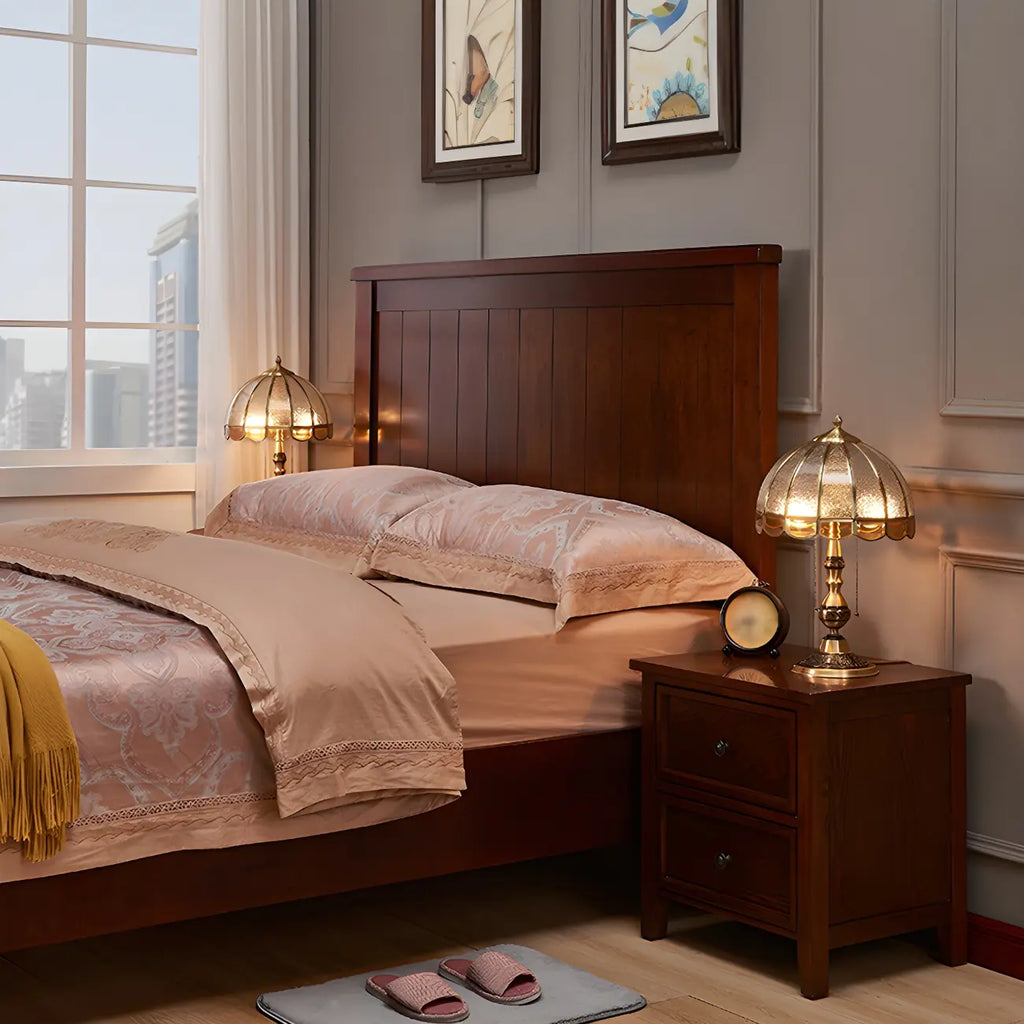 Lampada da tavolo vintage di lusso a forma di cupola in ottone e vetro