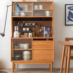Armoire de rangement en bois de cerisier avec portes vitrées