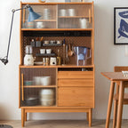 Armoire de rangement en bois de cerisier avec portes vitrées