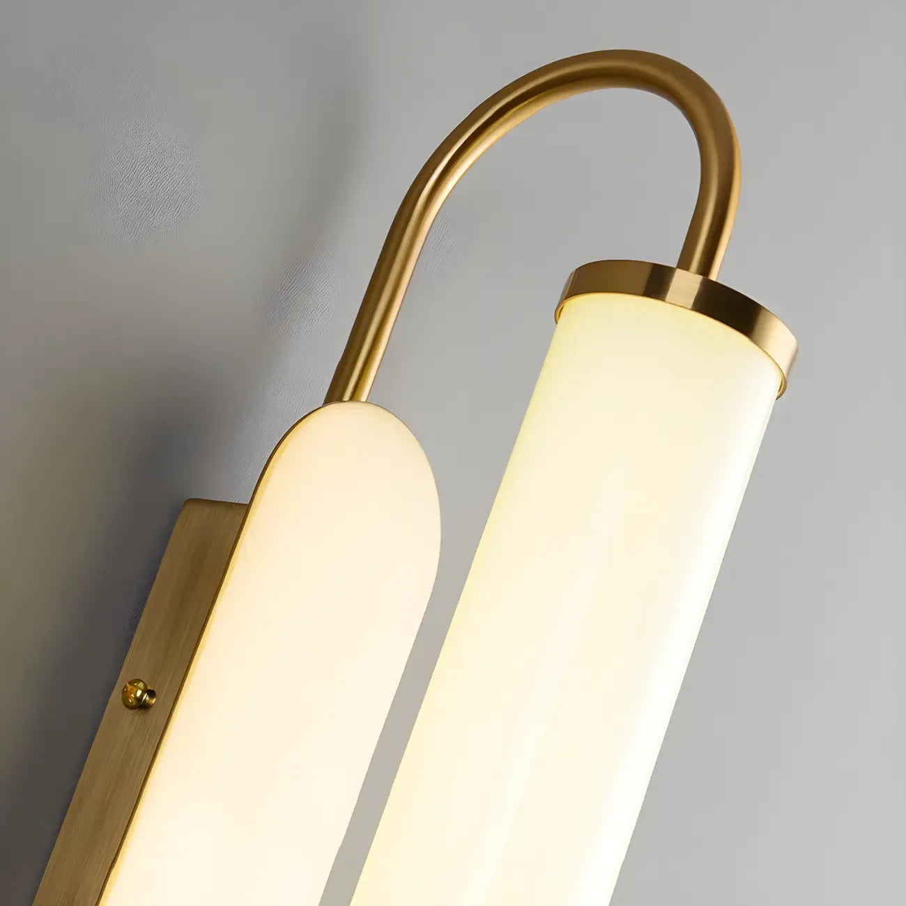 Lampe de coiffeuse cylindrique droite dorée moderne à intensité variable LED