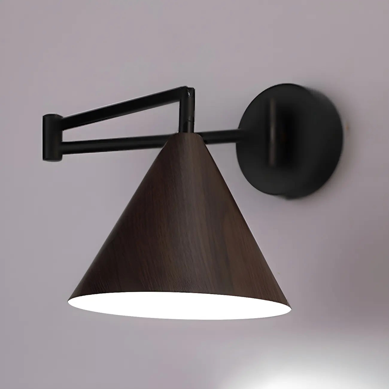 Applique murale à bras articulé en métal noir avec abat-jour en bois