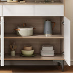 Grand buffet en bois avec portes vitrées et étagère supérieure