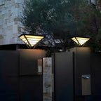 Lampes solaires extérieures pyramidales à support en métal noir