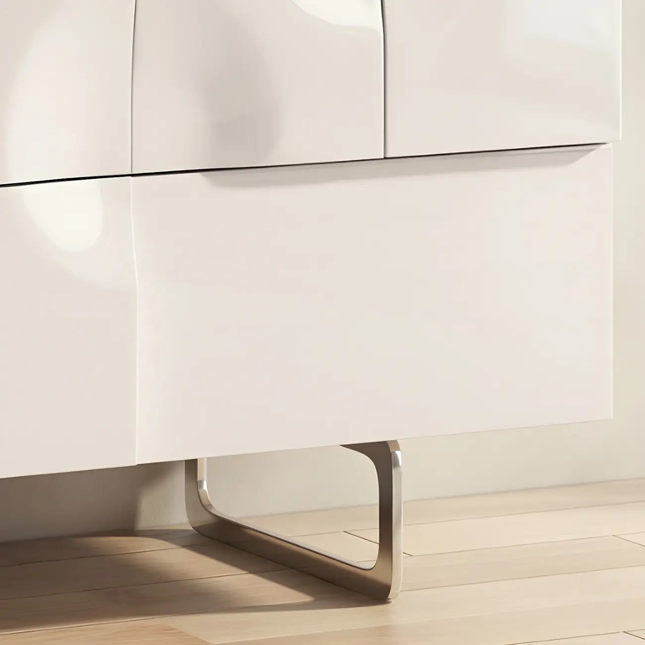 Commode unique en bois blanc à surface irrégulière