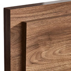 Commode unique en bois blanc à surface irrégulière