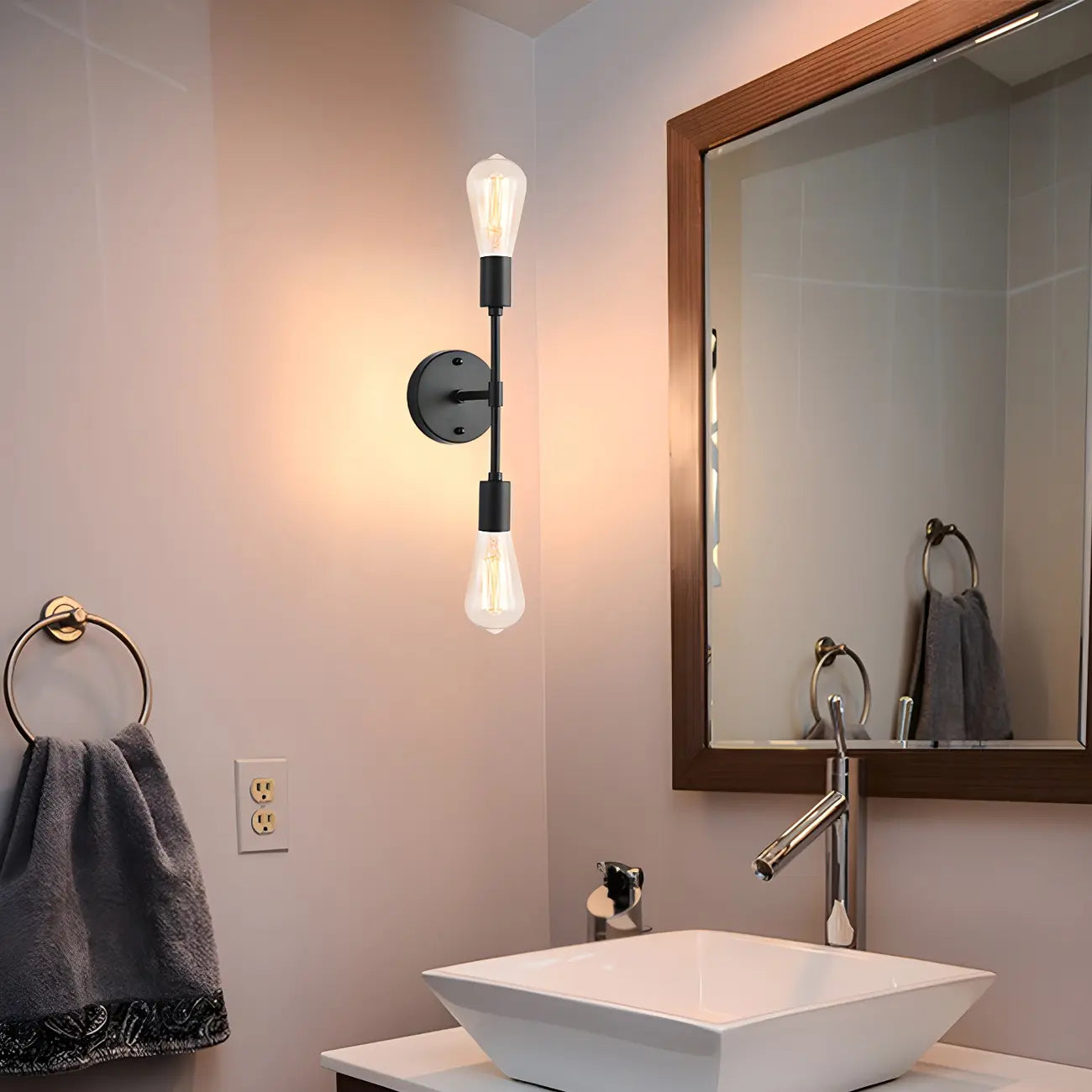 Applique murale moderne à deux globes en métal pour salle de bain