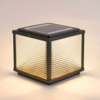Lampe solaire extérieure cubique noire à LED bicolore