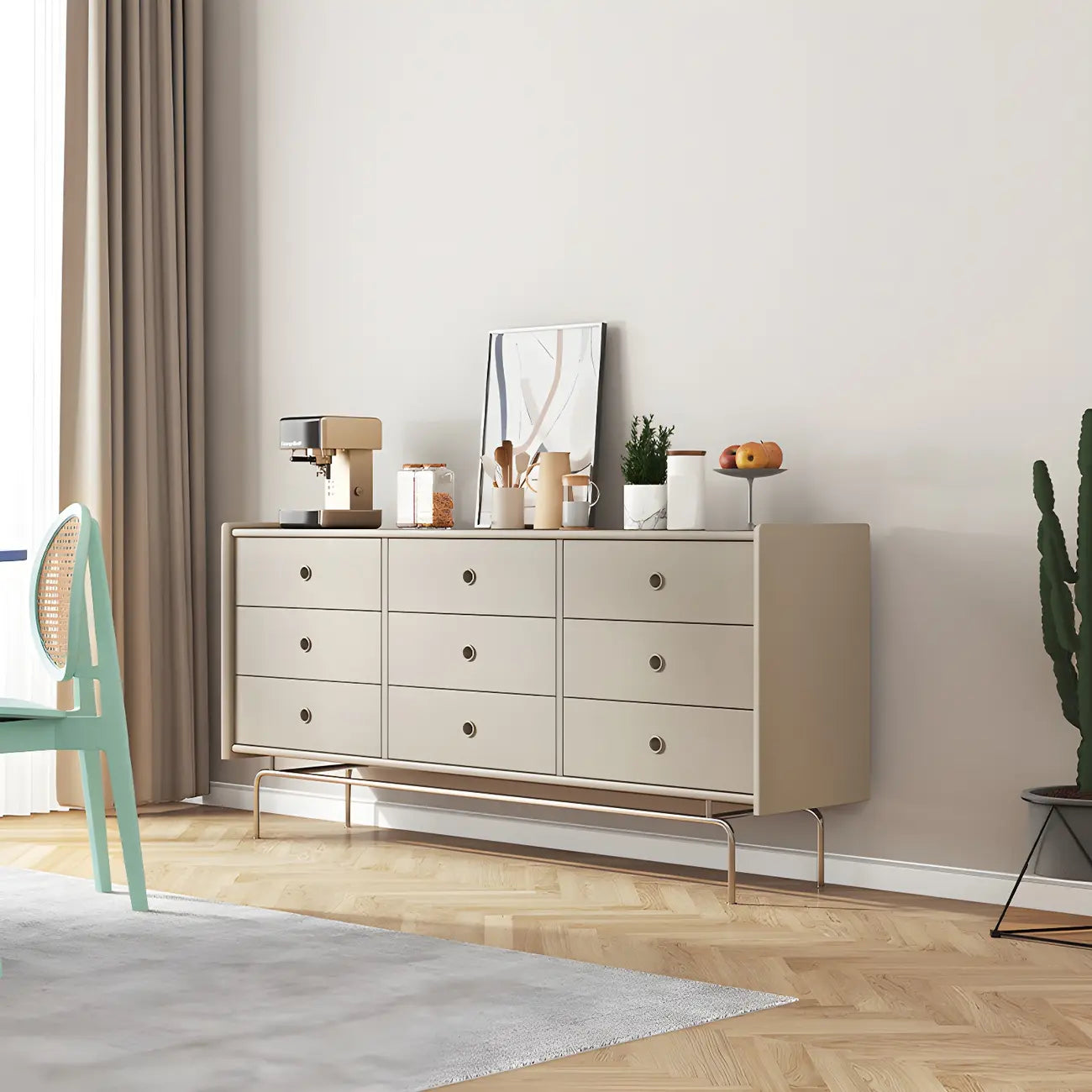 Commode et chiffonnier élégants en bois gris avec rangement