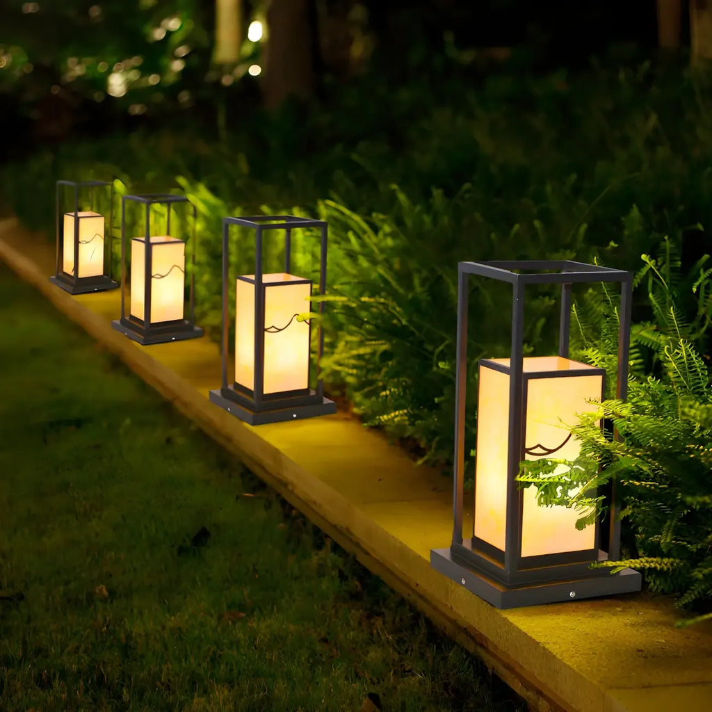 Lampe de poteau géométrique en métal noir et verre