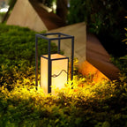 Lampe de poteau géométrique en métal noir et verre