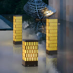 Culot de lampe rectangulaire à grille métallique noire et éclairage chaud