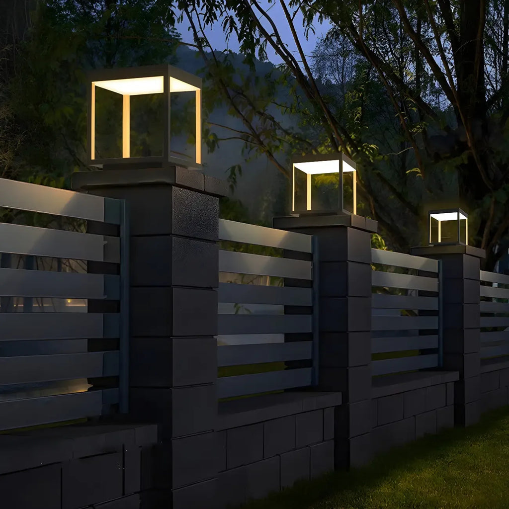 Lampe d'ambiance pour poteau en métal noir à cube ouvert