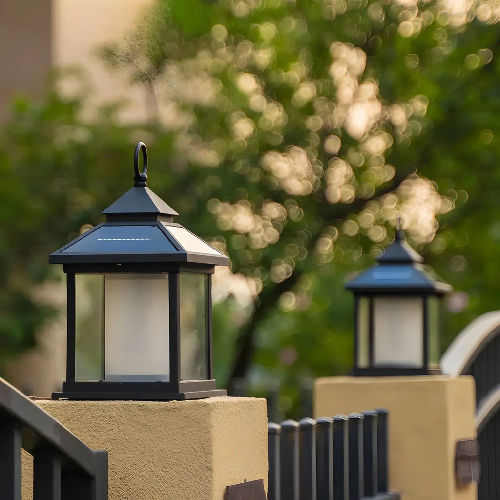 Lampe de poteau en métal en forme de maison avec poignée et interrupteur
