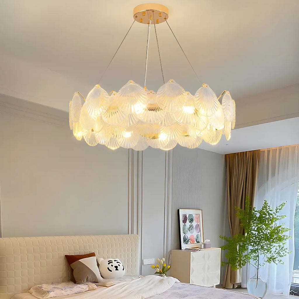 Lustre moderne en coquillage doré pour salon