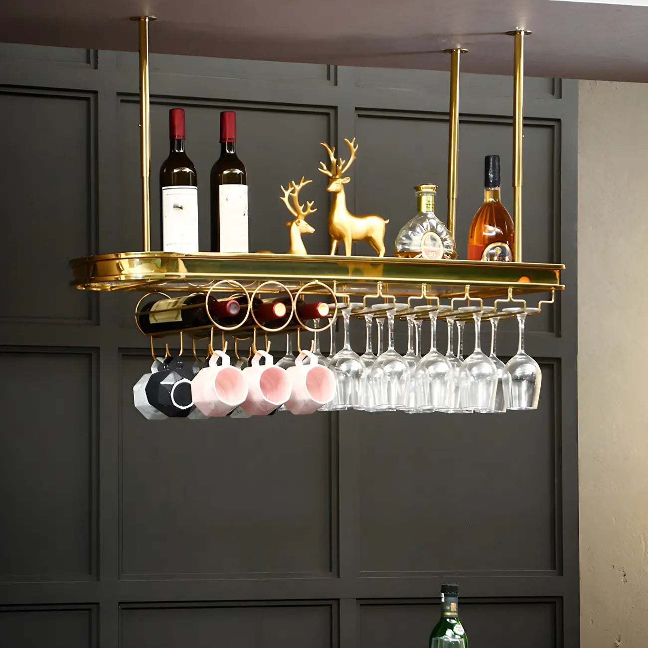Porte-bouteilles moderne en métal doré avec support à verres