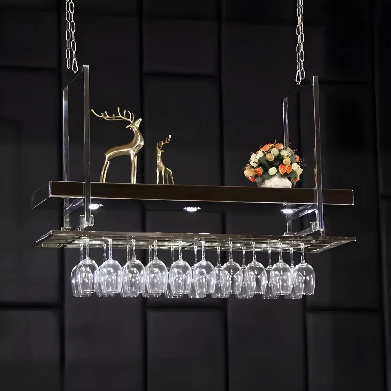 Porte-verres à vin suspendu en métal doré glamour