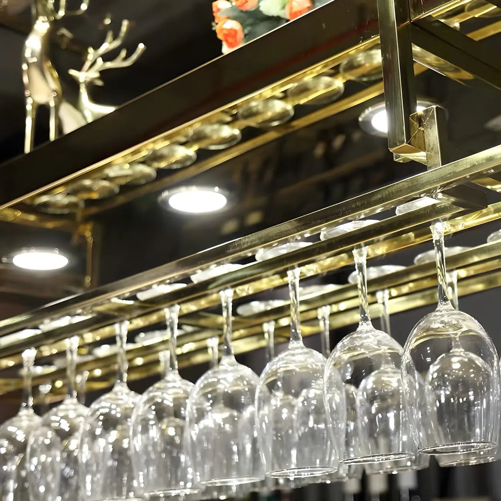 Porte-verres à vin suspendu en métal doré glamour