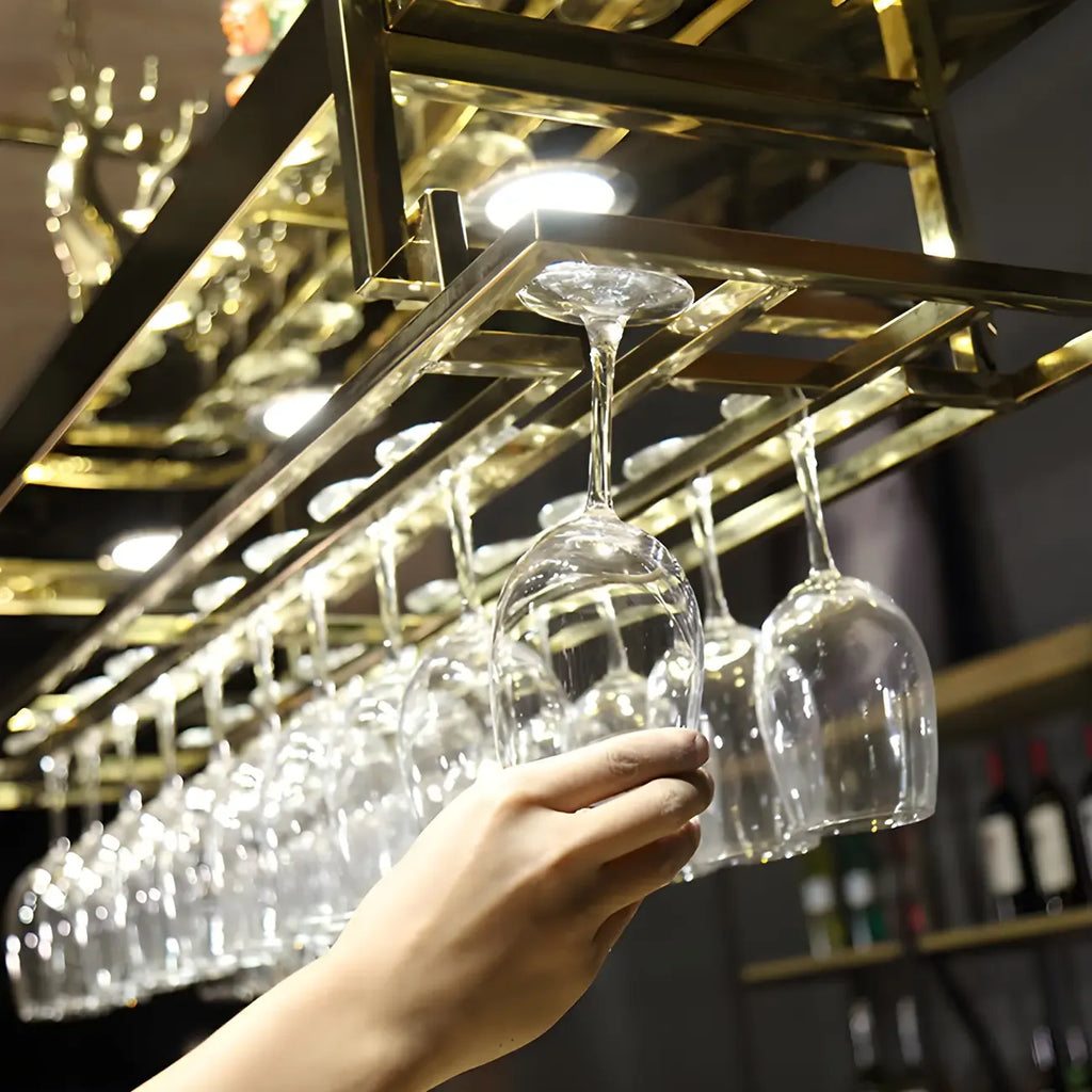 Porte-verres à vin suspendu en métal doré glamour
