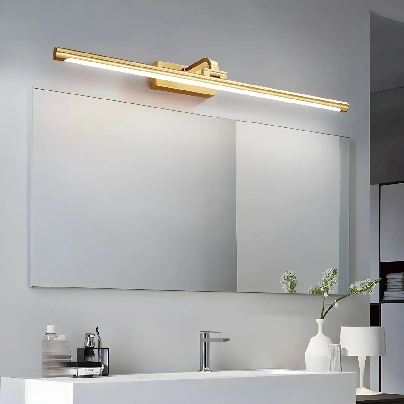 Applique murale LED en métal doré glamour avec abat-jour en acrylique pour salle de bain