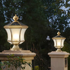 Lampadaires solaires d'extérieur classiques en laiton courbé