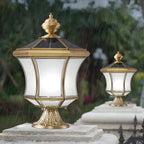 Lampadaires solaires d'extérieur classiques en laiton courbé