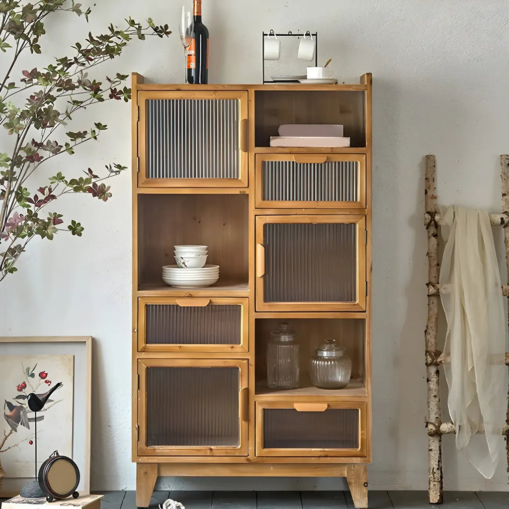 vaisselier classique en bois brun avec rangement
