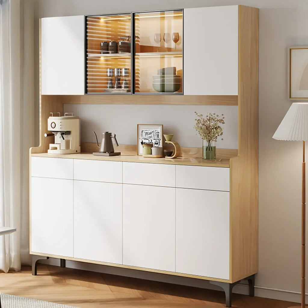 Grand buffet en bois avec portes vitrées et étagère supérieure