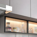 Cuisine, applique murale en bois noir, éclairage LED court, vaisselier