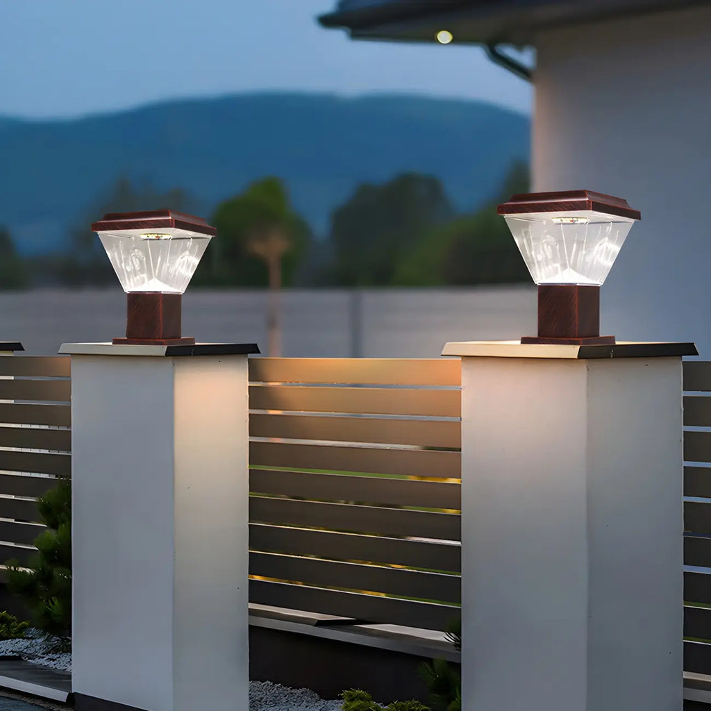 Lampadaires solaires pyramidaux modernes en acrylique bronze et bronze pour l'extérieur