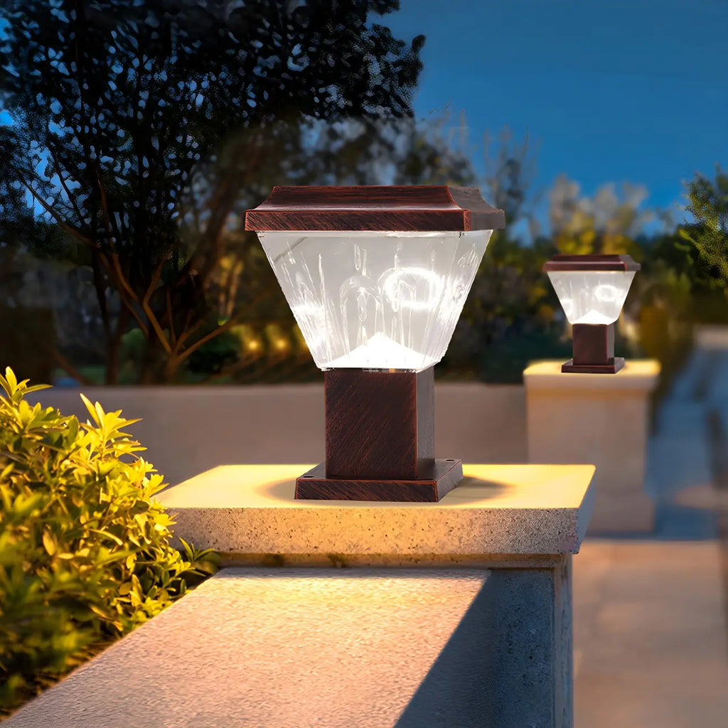 Lampadaires solaires pyramidaux modernes en acrylique bronze et bronze pour l'extérieur