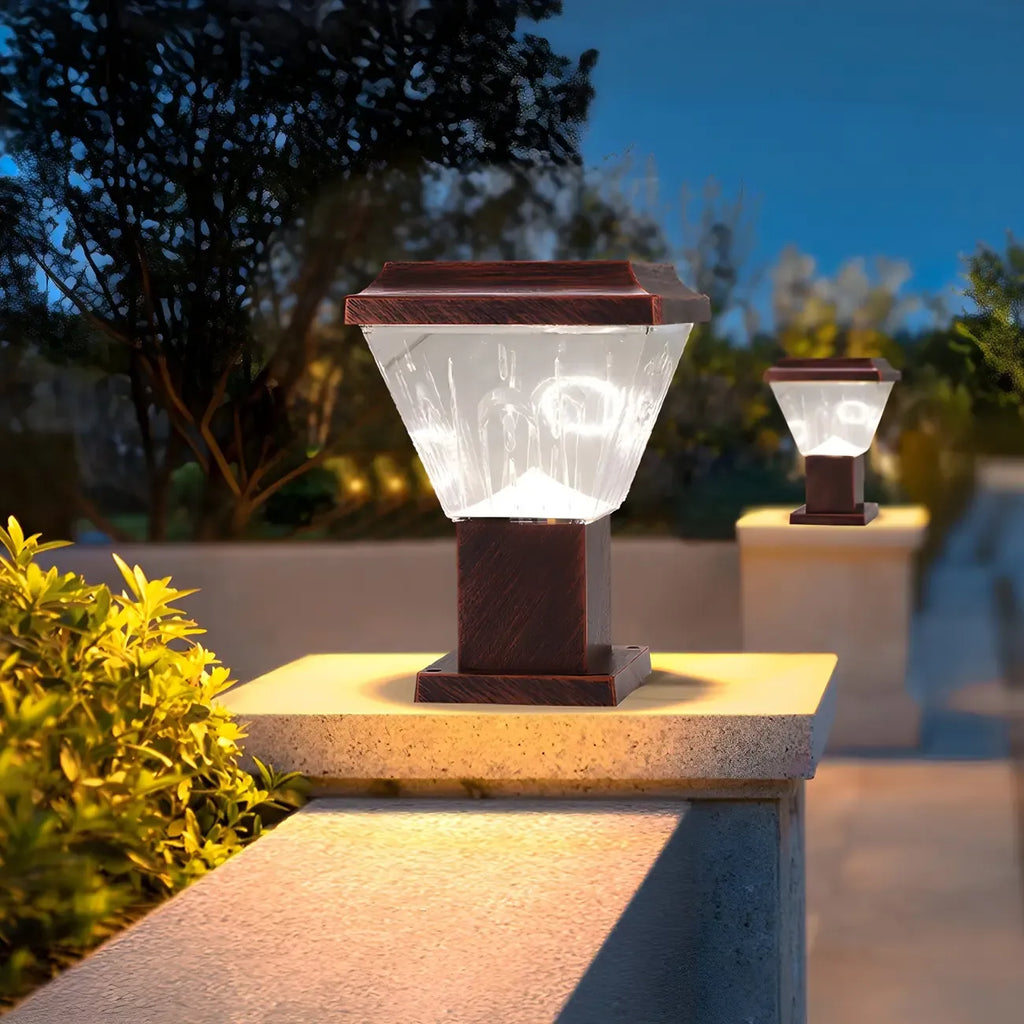 Lampadaires solaires pyramidaux modernes en acrylique bronze et bronze pour l'extérieur