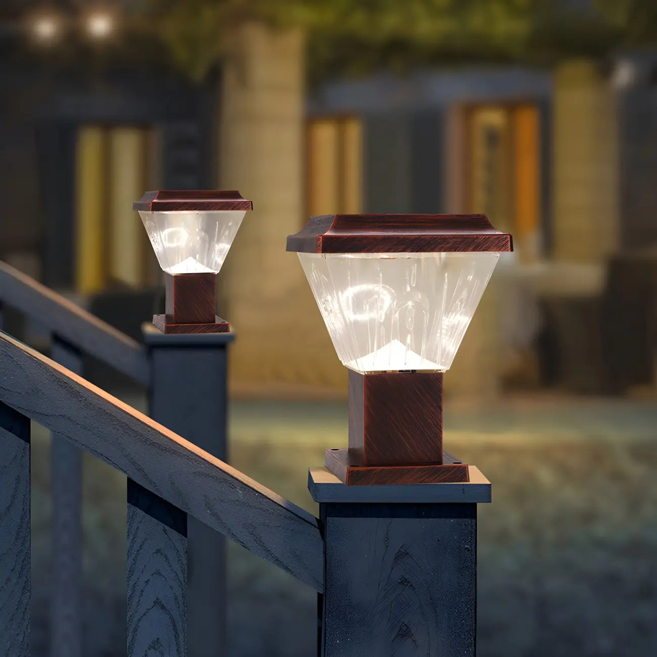 Lampadaires solaires pyramidaux modernes en acrylique bronze et bronze pour l'extérieur