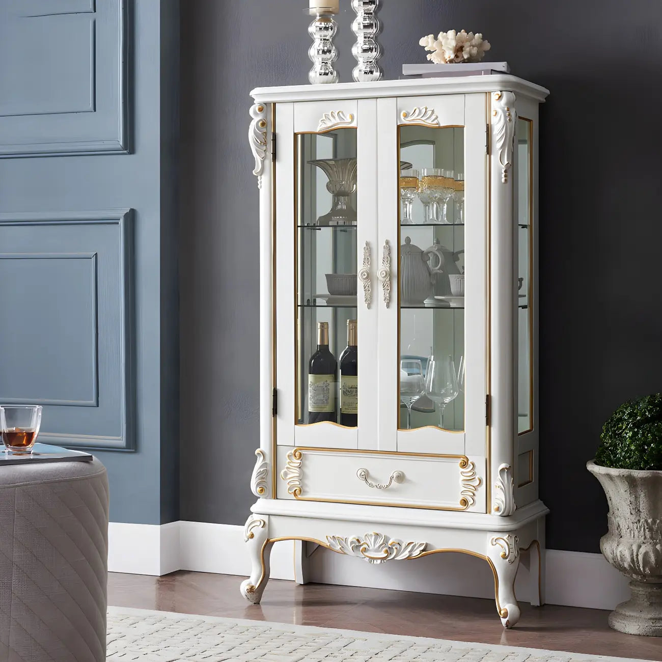 Vitrine classique en bois blanc avec porte en verre et tiroir