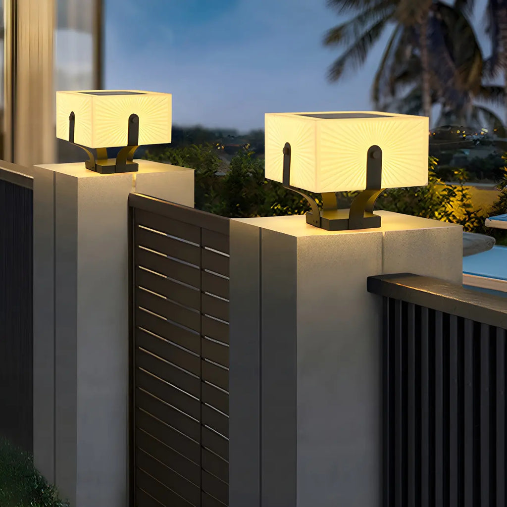 Applique murale élégante noire avec abat-jour cubique beige