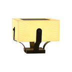 Applique murale élégante noire avec abat-jour cubique beige