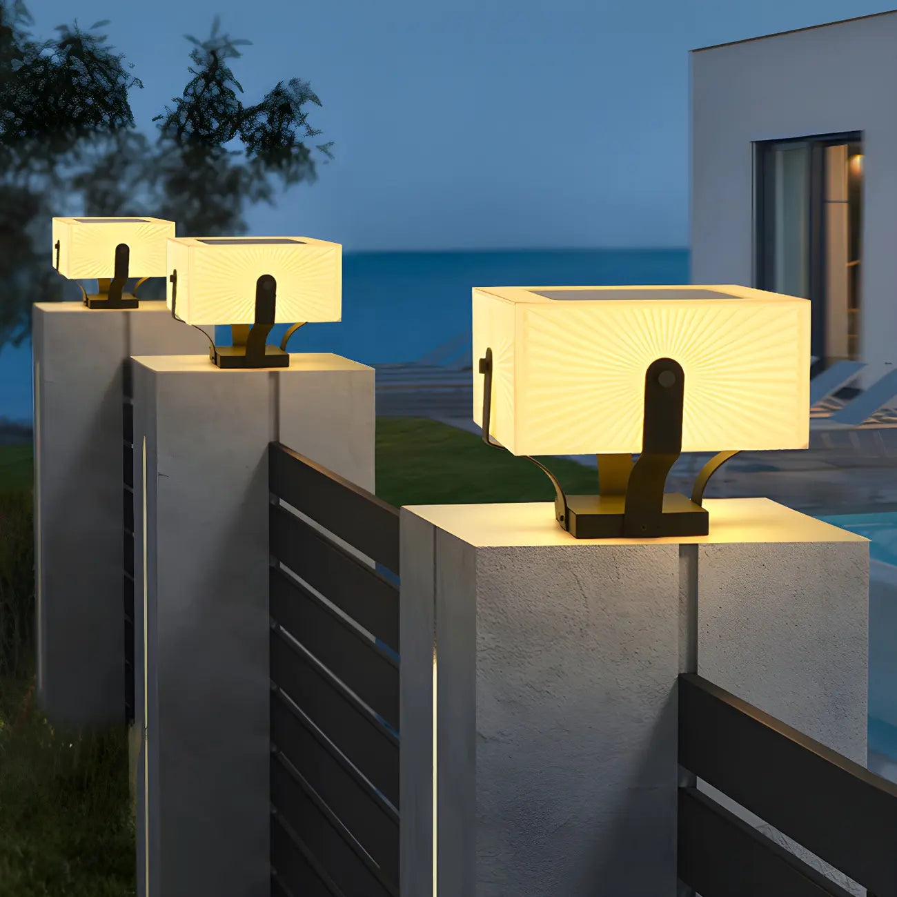 Applique murale élégante noire avec abat-jour cubique beige